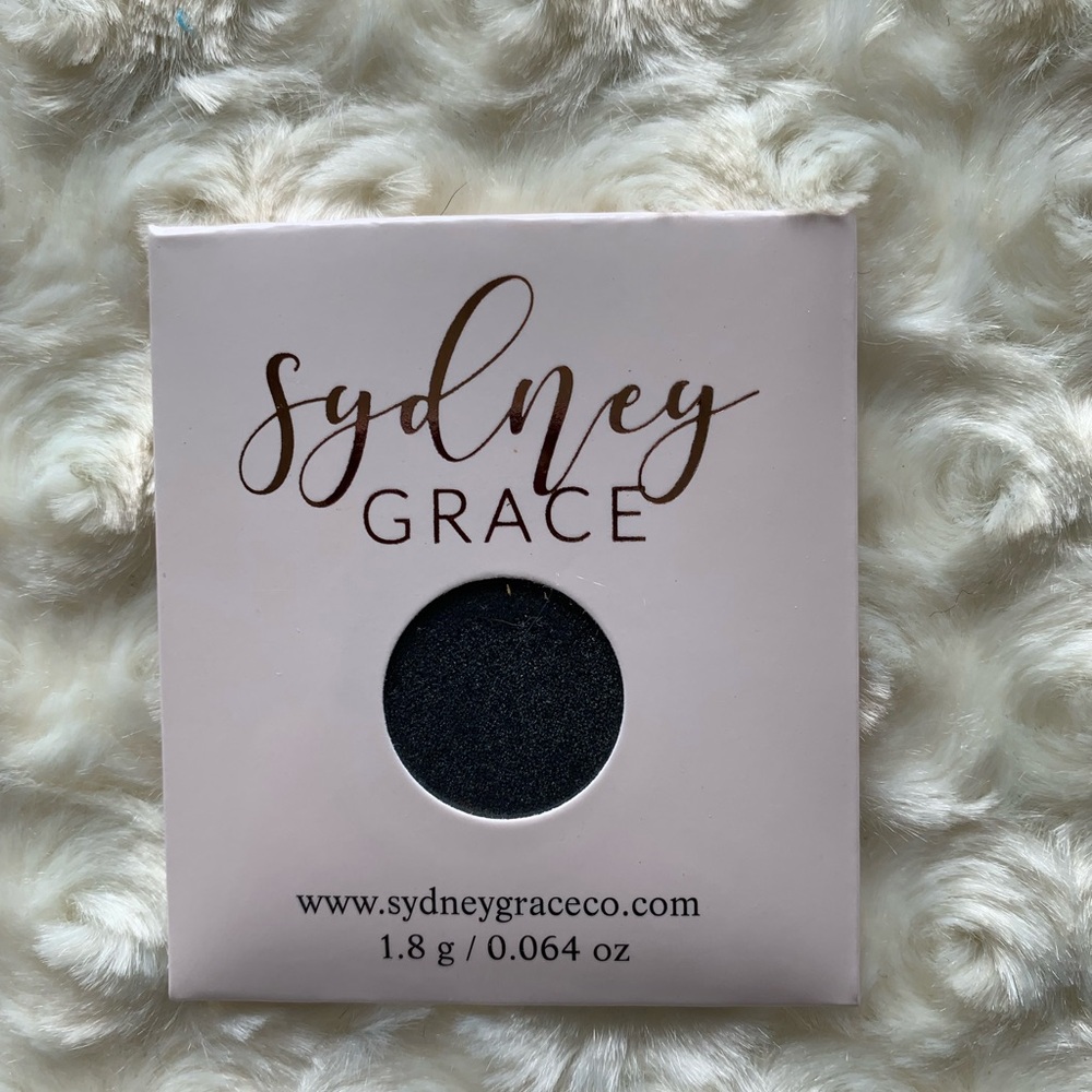 💰5/$25💰New Sydney Grace Emerald Eyes Shimmer Eyeshadow